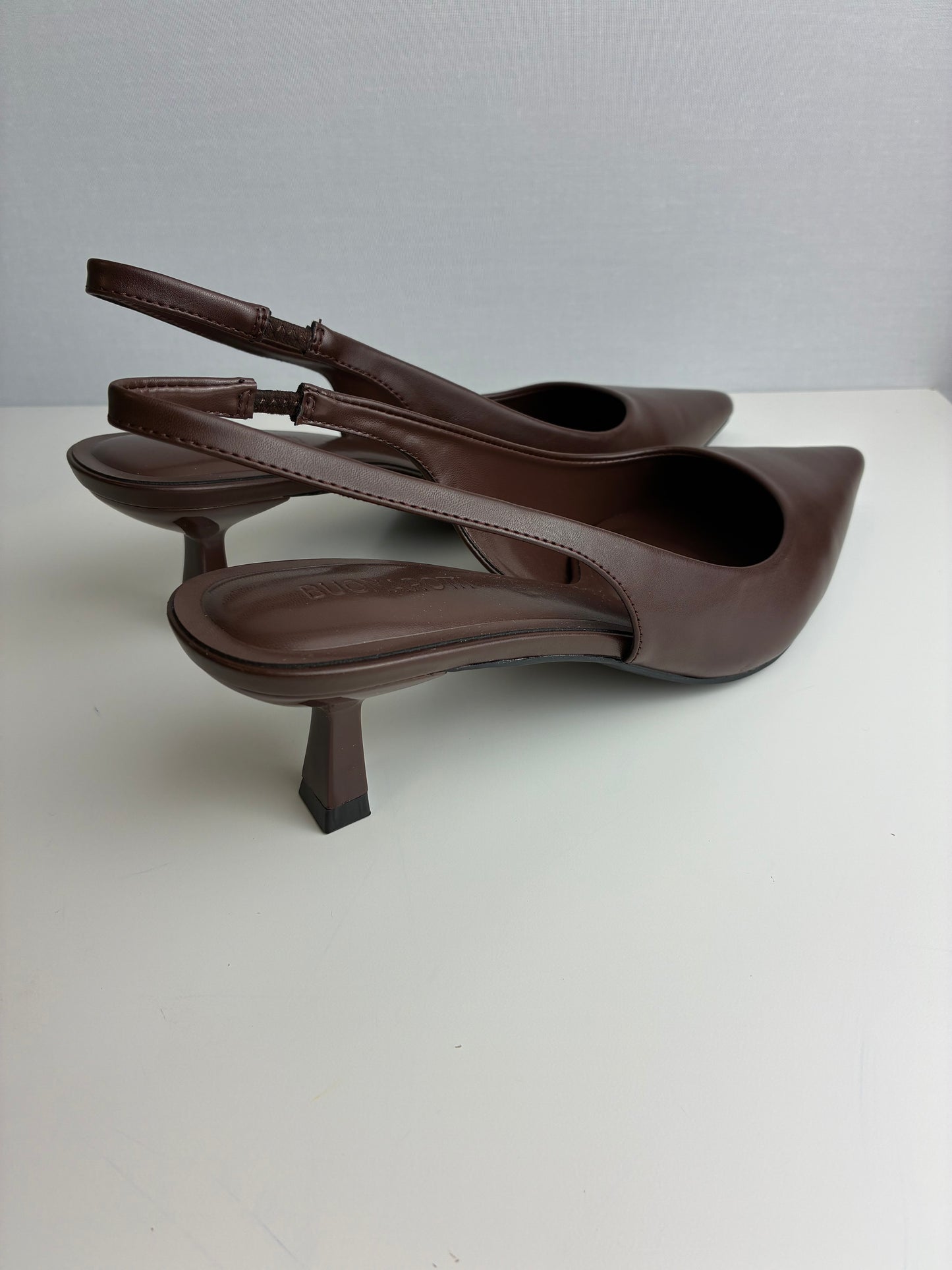 Zapatos pico marrón chocolate