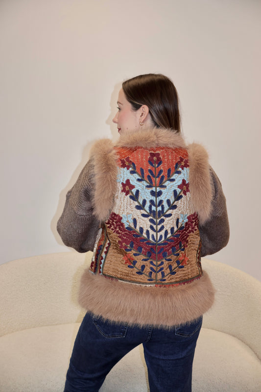 Chaleco Bordado Pelo