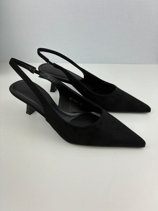 Zapato de tacón negro