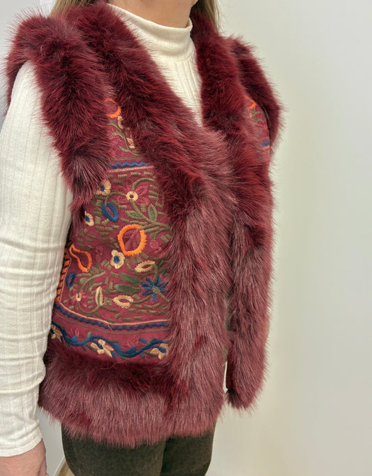 Chaleco Bordado Flores Burdeos