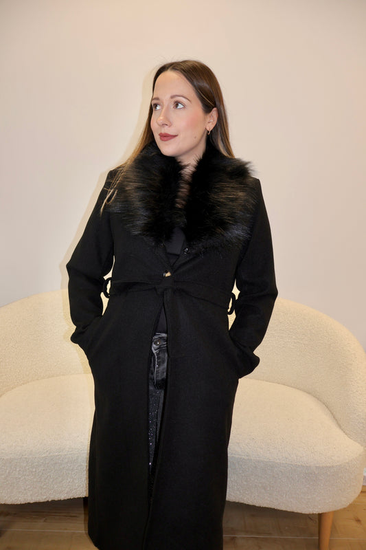 Abrigo Negro Cuello Pelo desmontable