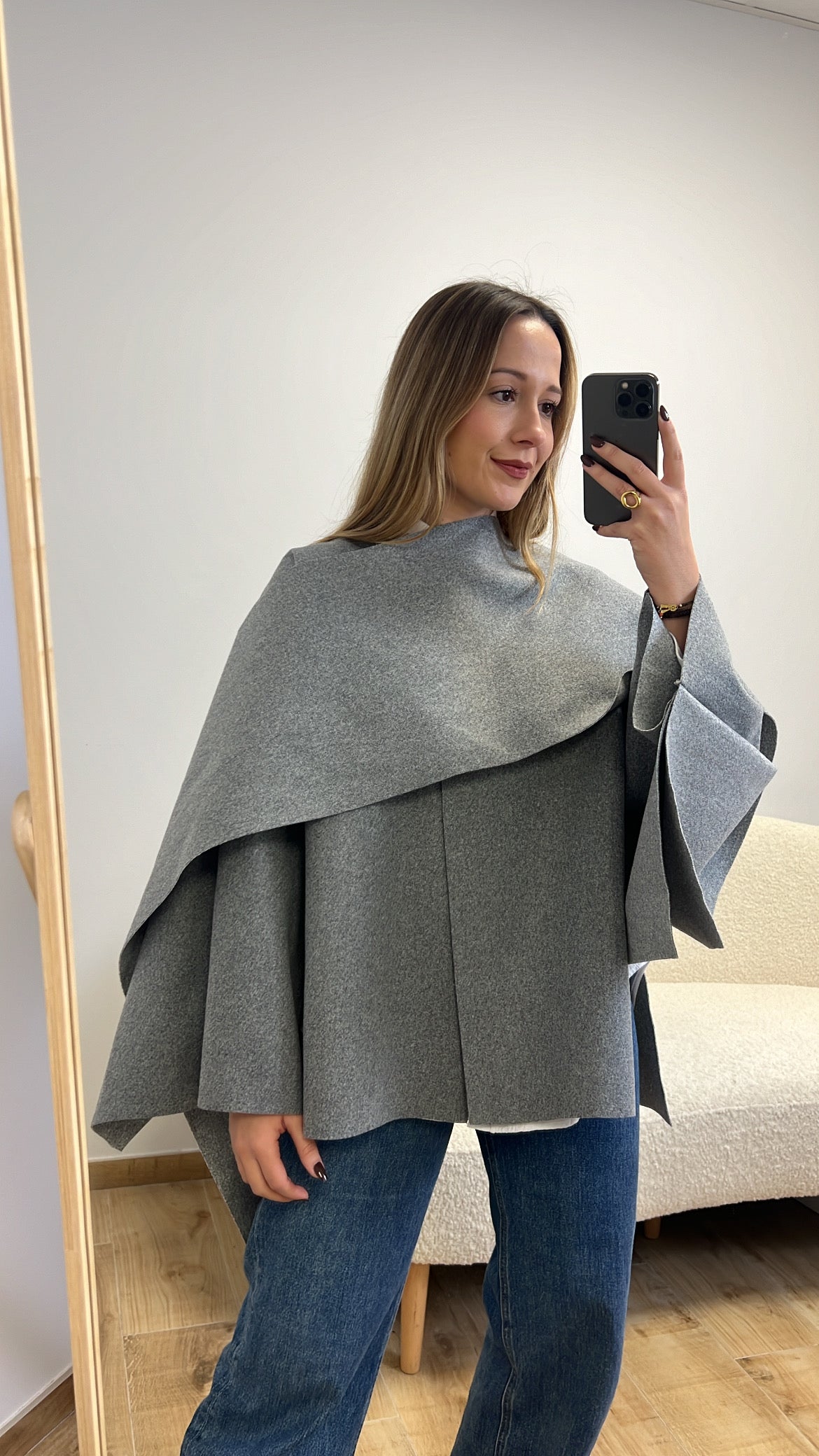Capa Grey